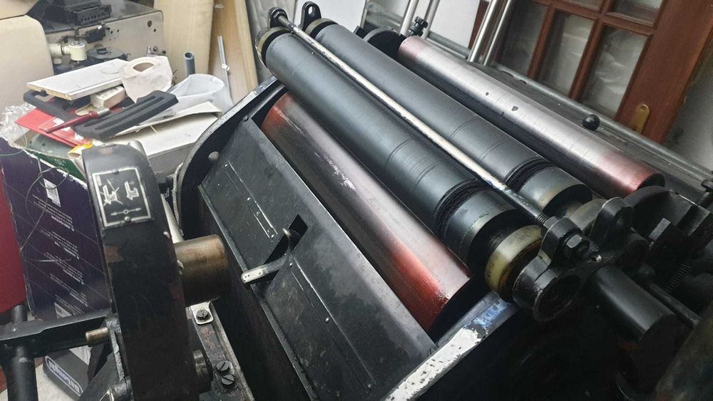 Máquina ADAST Grafopress