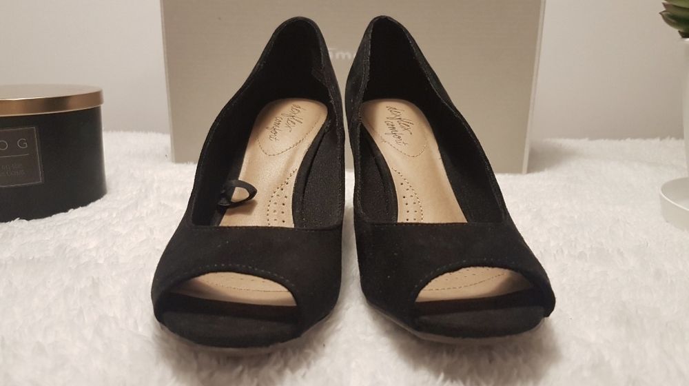 Zamszowe buty na koturnie 37