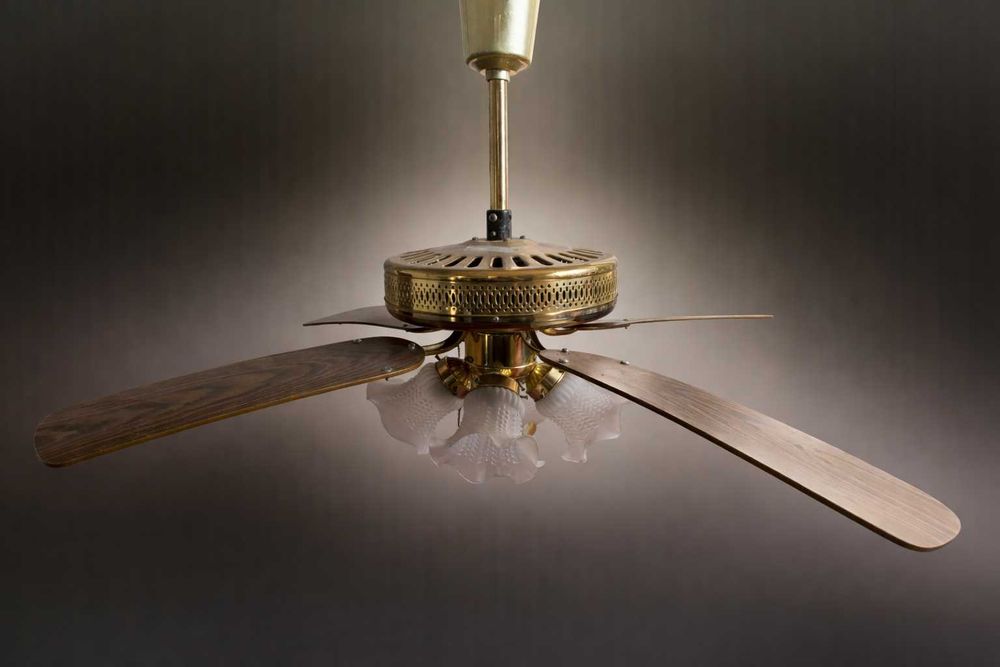 Lampa sufitowa z wentylatorem – retro