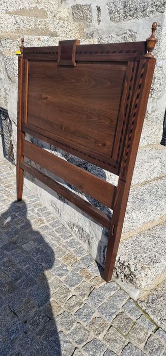 Cama toda castanho maciça  feita mão