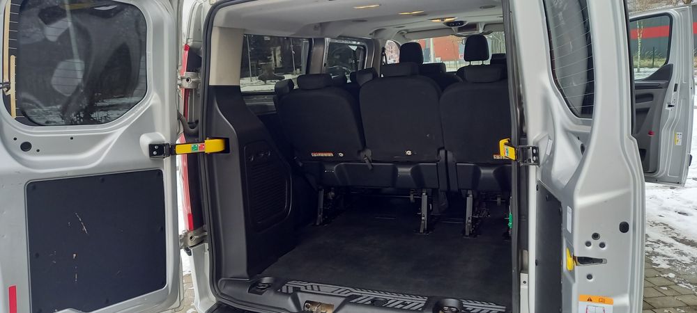 Ford Transit Custom  long 9 osób