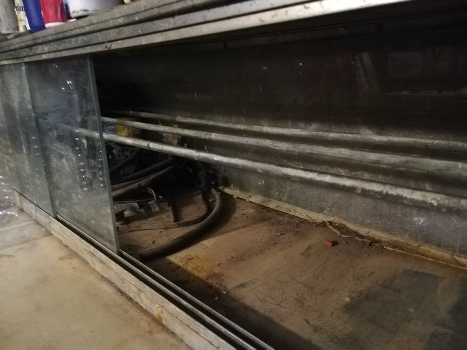 Expositor, Vitrine, Montra. Latão e vidro. Vintage.