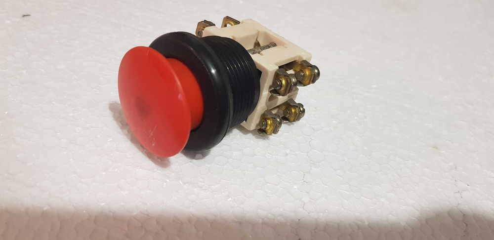 Przycisk sterowniczy START STOP z blokadą / kluczykiem 2,5A 500V