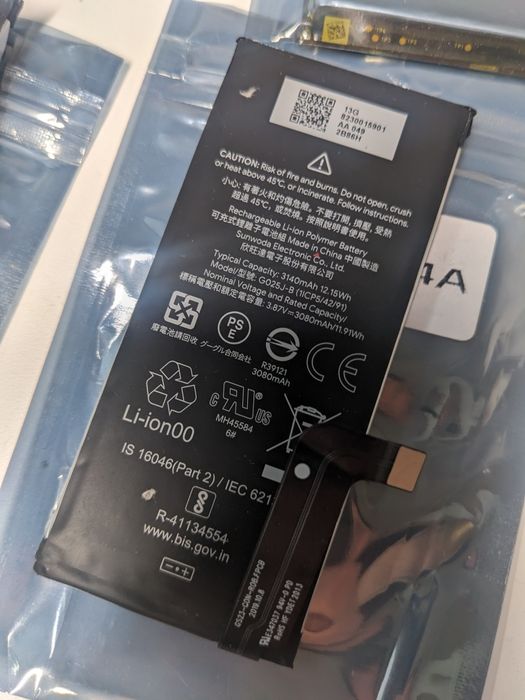 Продам аккумуляторы сервисные Google Pixel 5