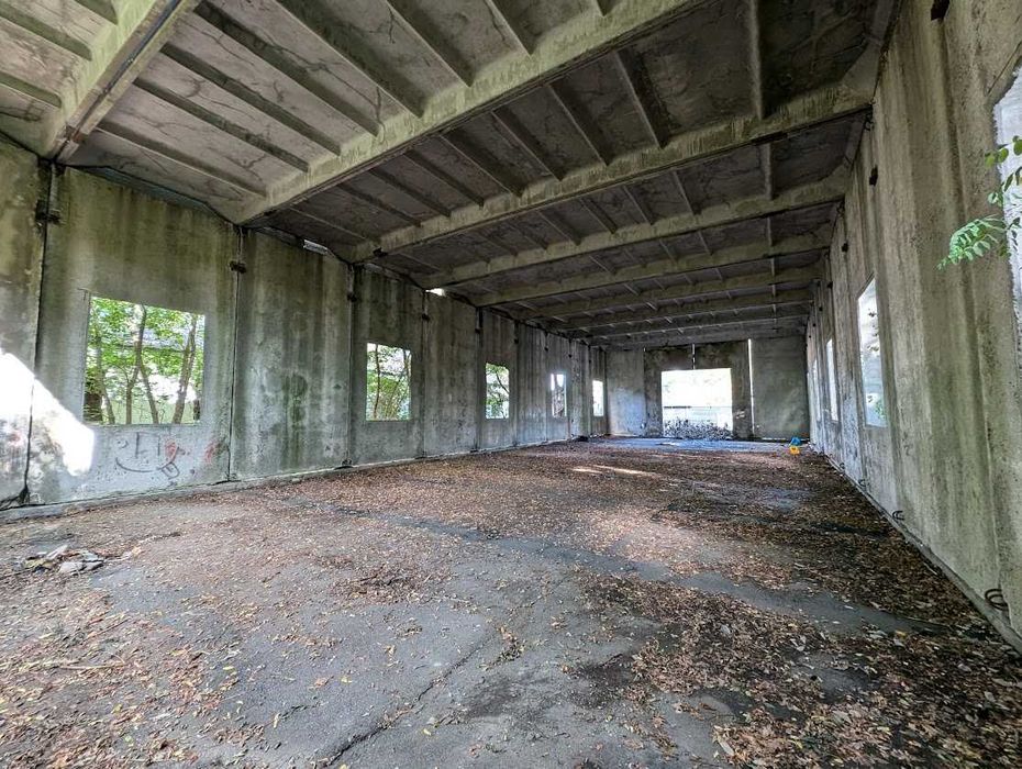 Продамо 800 кв.м. нежитлових будівель на 45 сотках по вул. Пацаєва.