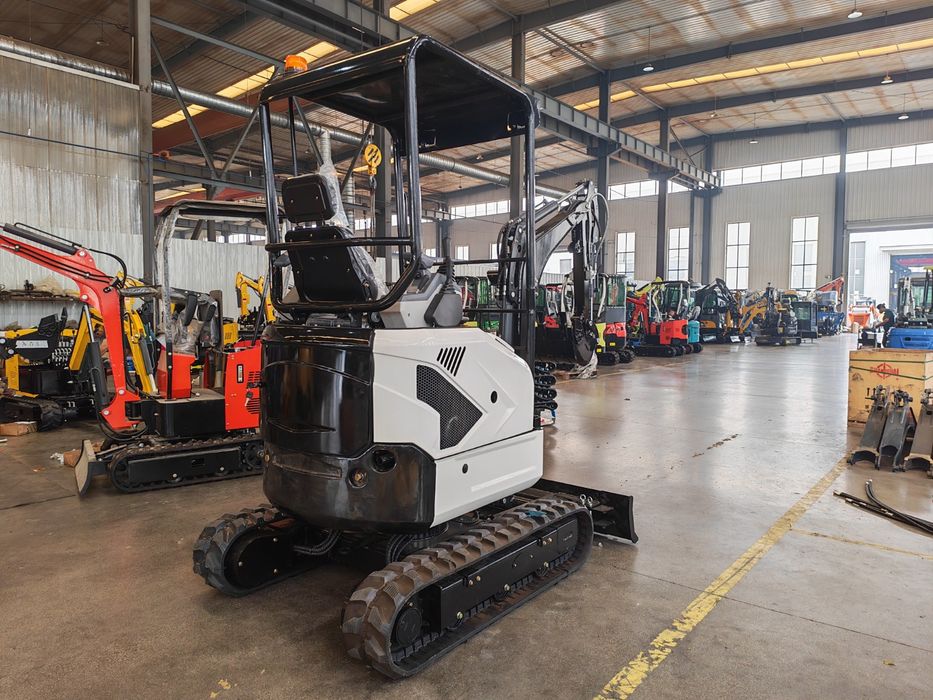 escav/giratoria nova cabinada, 2000kg motor Kubota