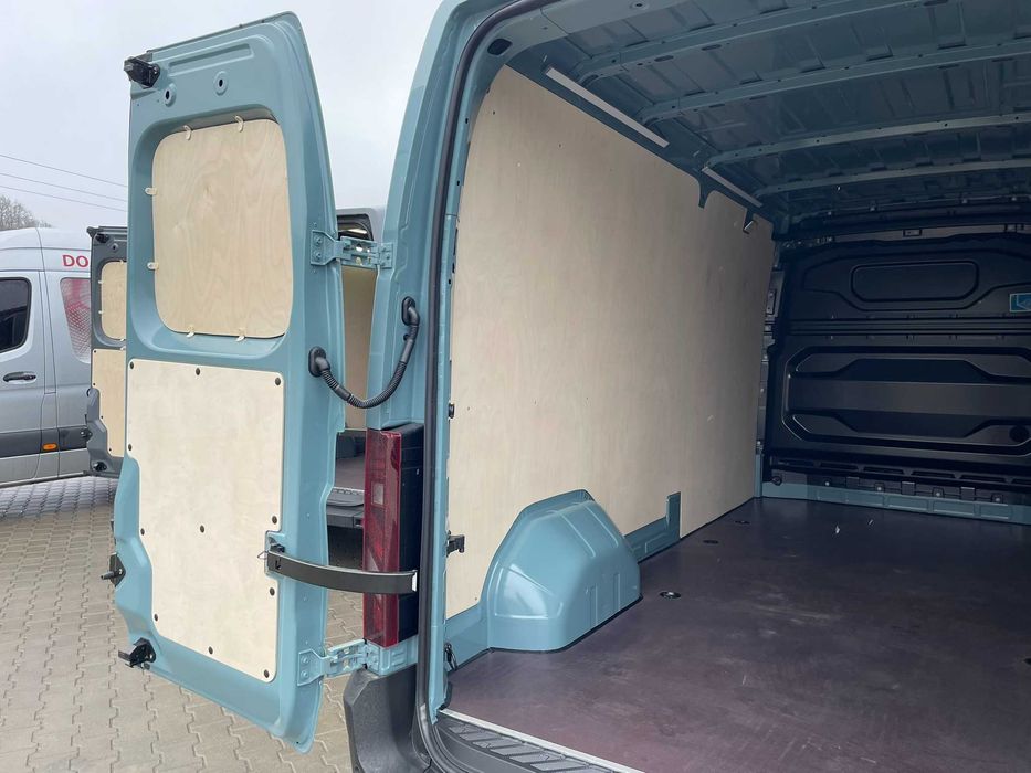 Zabudowa samochodu auta dostawczego Renault Master L3H2