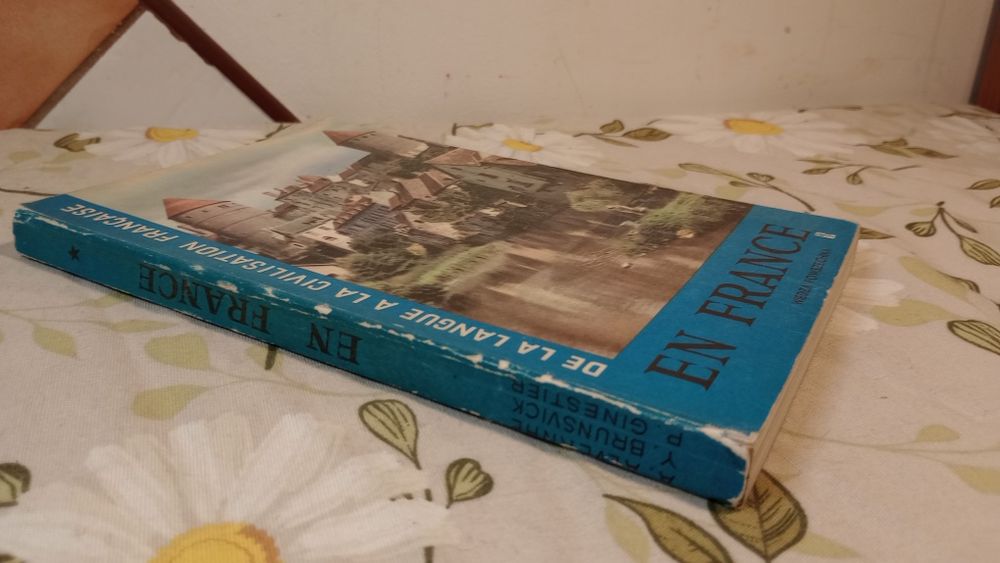 En France. 1964rw.