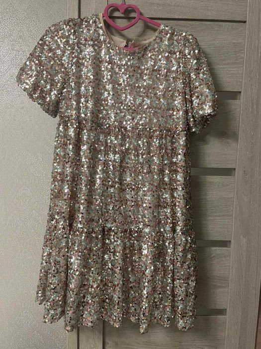 Платя святкове Reserved