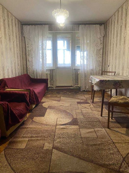 Продаю 3 кімнатну квартиру 57 м.кв., ПТЗ,  Авангардна