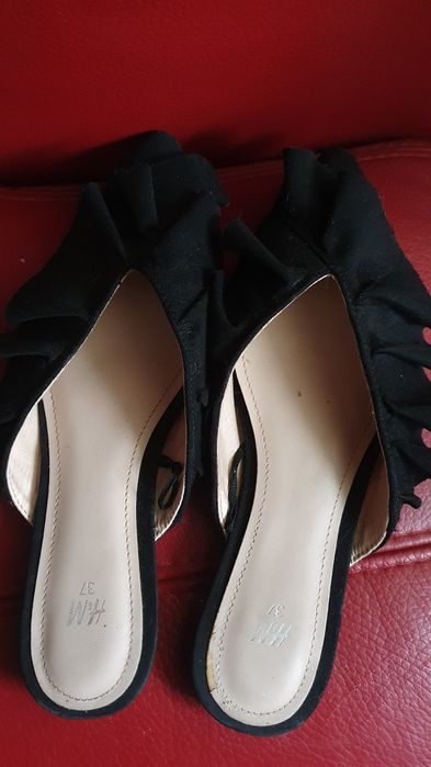HM H&M czarne klapki mule