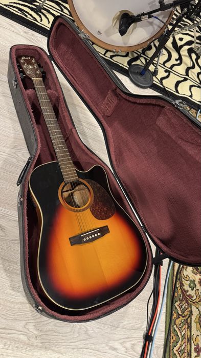 Guitarra Acústica Cort com Hardcase