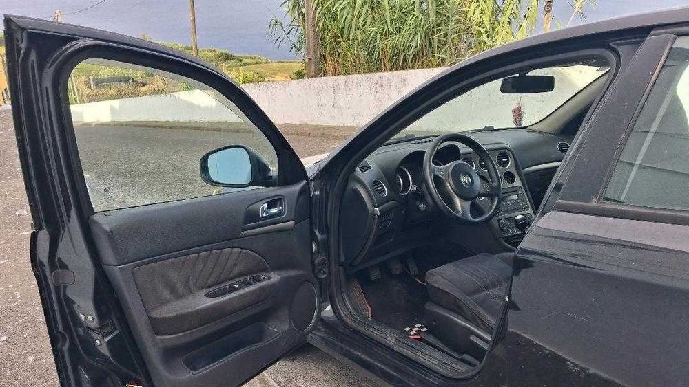Alfa Romeo 159 1.9 JTDm. foto 3