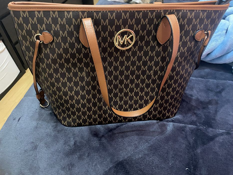 Carteira castanha e preta