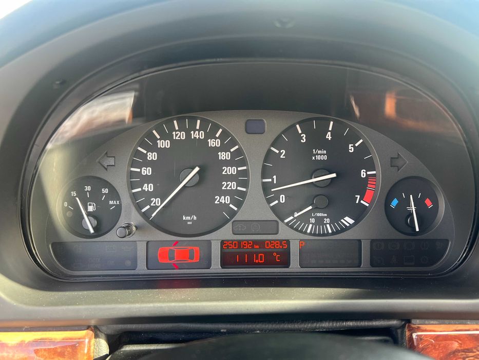 BMW 523i 170KM e39