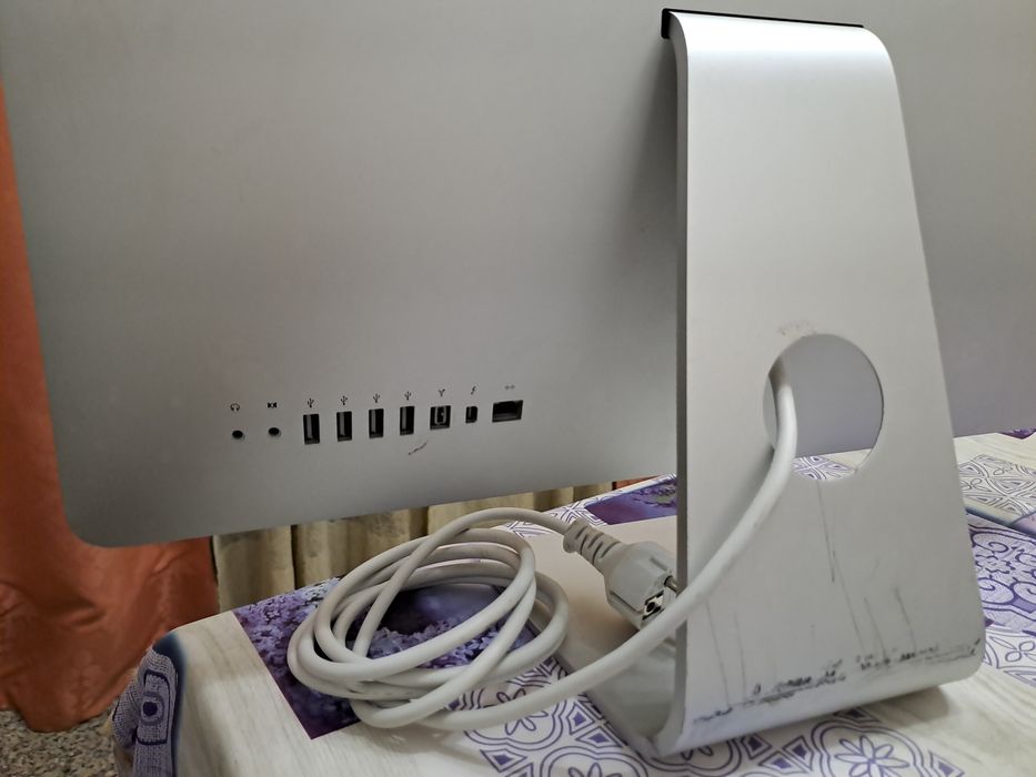 IMac  21.5  EMC 2428