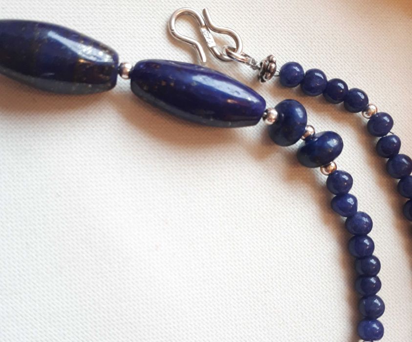 Naszyjnik z turkusów , srebra i kamieni lapis lazuli