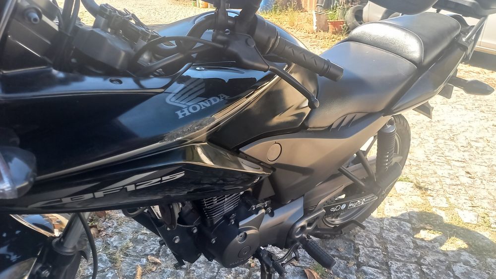 Vendo mota Honda CBF 125 de 2013