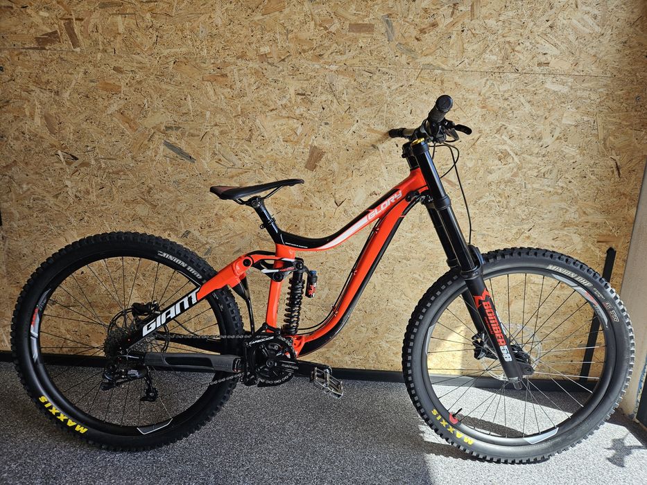 GIANT GLORY rower full mtb marzocchi bomber fox