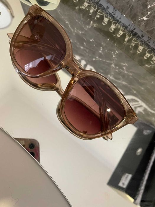 Oculos de sol variados
