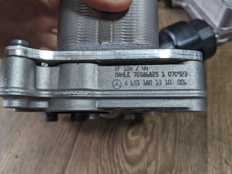 Радіатор масляний OM651 (теплообмінник) оригінал Mercedes