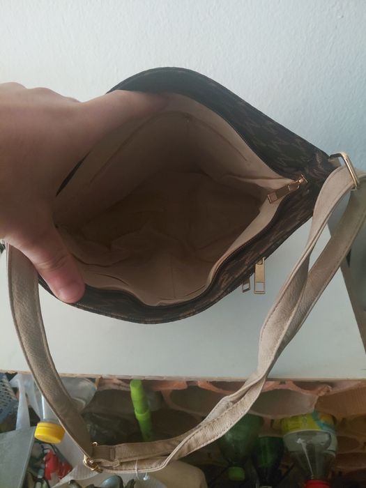 Mala de senhora em bom estado geral 5€