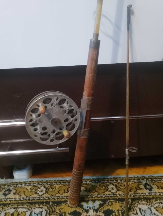 Спиннинги СССР с катушками 2шт. + бонус