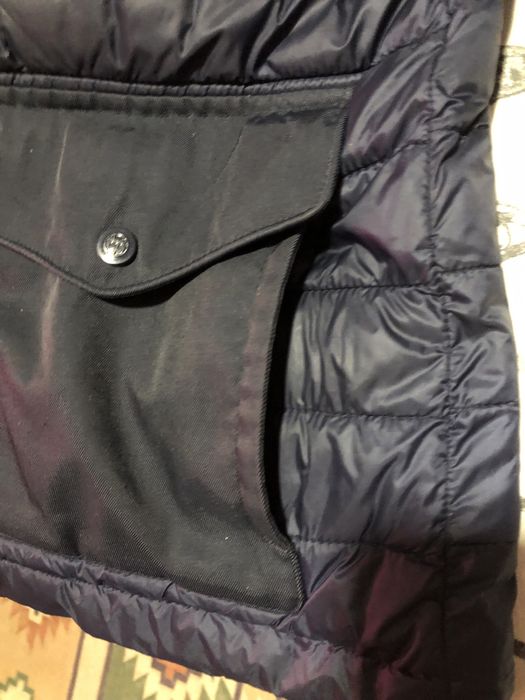 Blusão com capuz , bolsos grandes