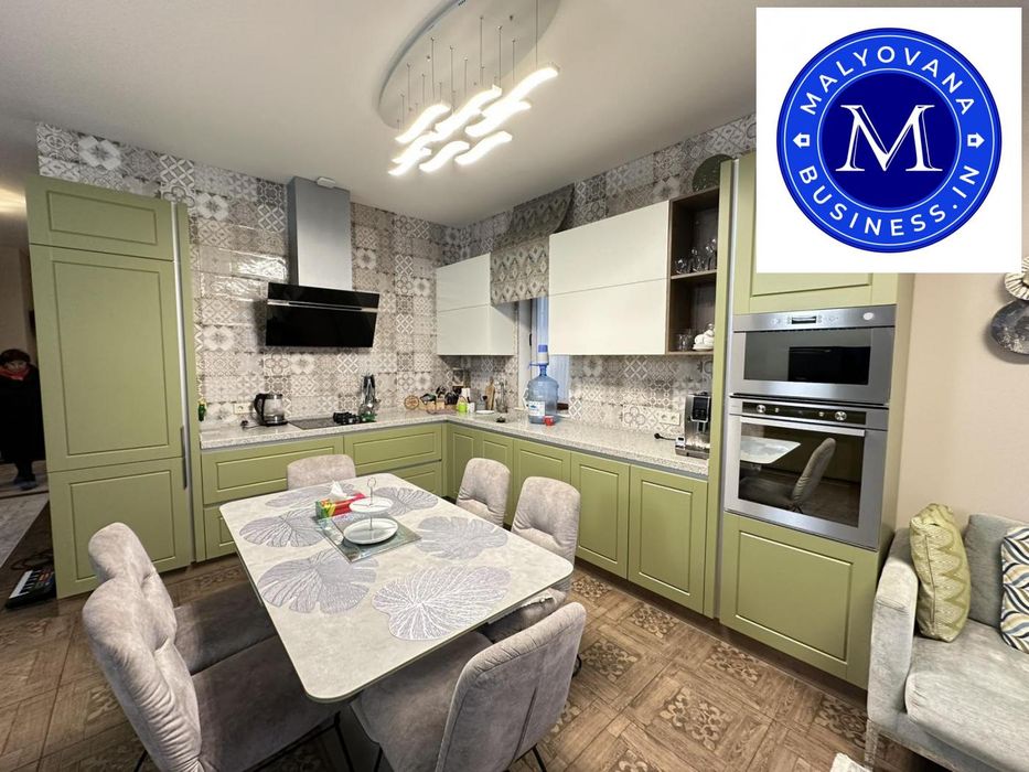 Совіньйон: 2 поверхи, 205 м², гараж, меблі, готовий до заселення!