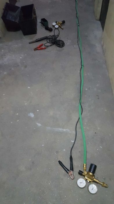 Conjunto de valvulas e manometros de pressao Messer