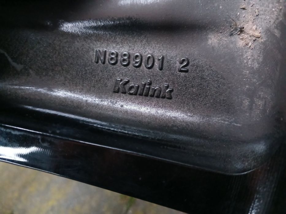 Продам титани на нісан r19