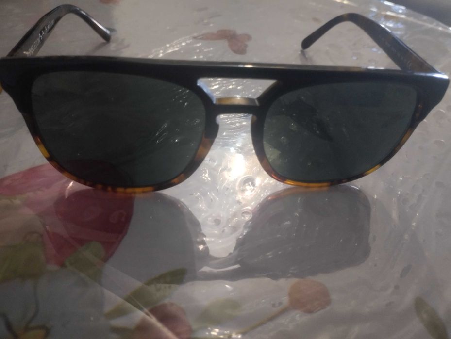 Óculos de sol vendo