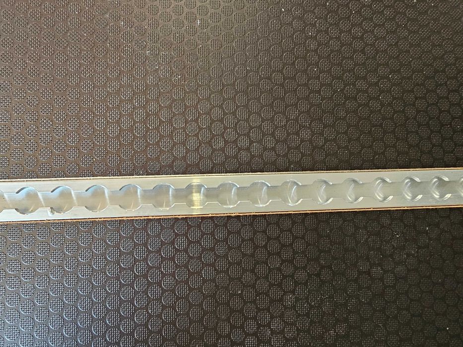 Podłoga 12 mm do Mercedesa Sprintera z klejonymi Listwami Air Line