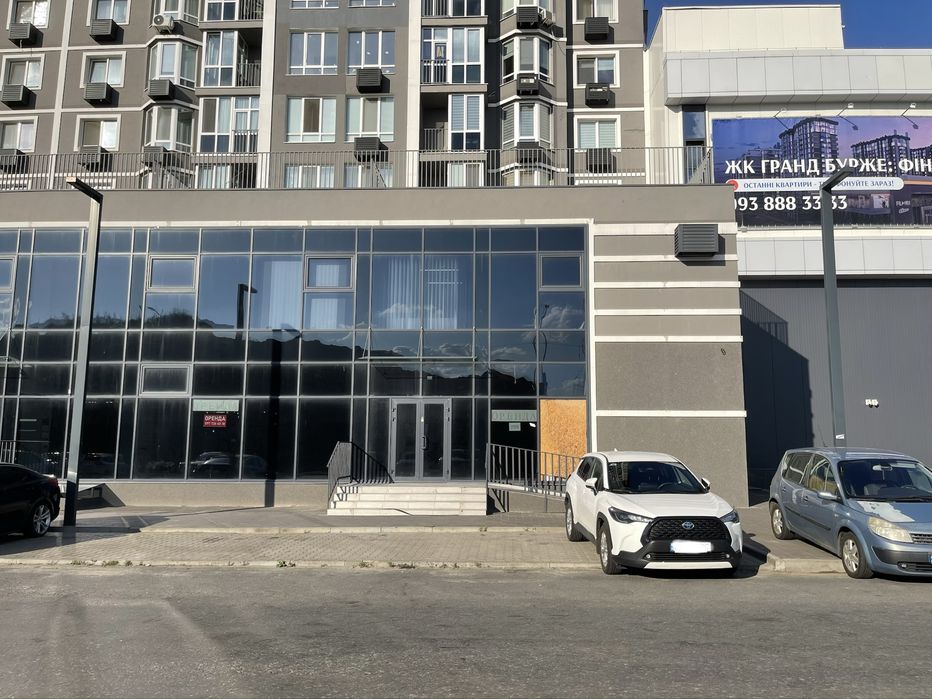 Avenir Plaza/ Гранд Бурже, Буча. Фасадне приміщення 72кв. м
