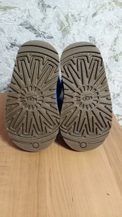Уггі UGG Austria США блакитні овчина. Розмір 23,5 (UK 6, USA 7))
