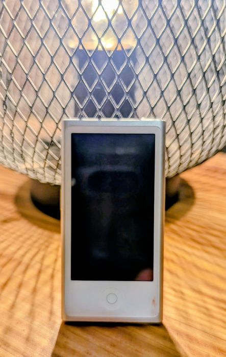 Apple iPod Nano 7 generacji 16GB Srebrny (Silver) + Kabel + Słuchawki