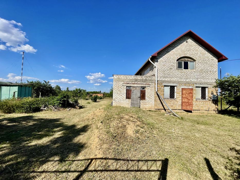 Продам недобудований будинок! Варварівка! Скважина! 10 соток землі .