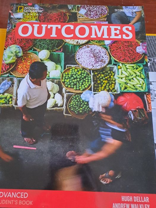 Підручник Outcomes