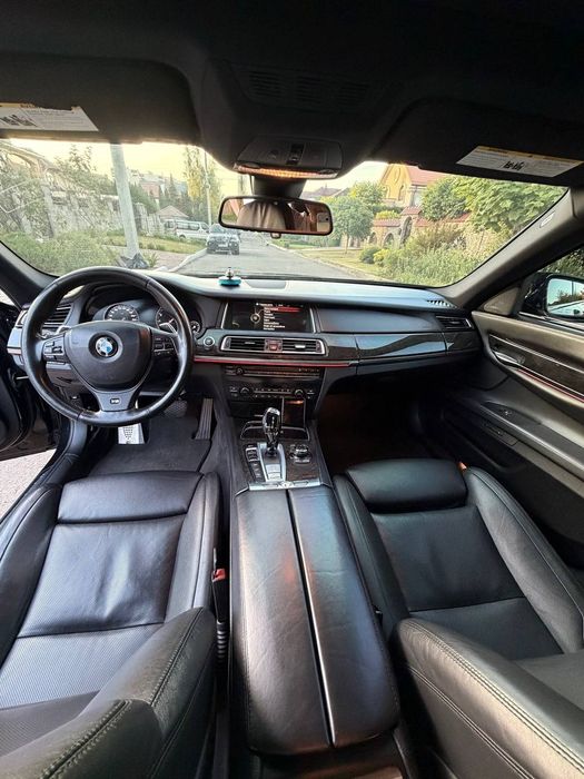 Бмв. Bmw 7 автомобіль