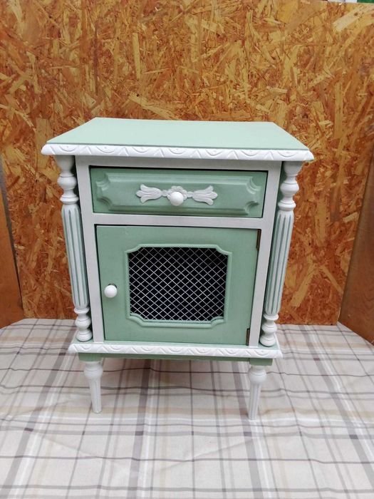 Mobiliário antigo restaurado