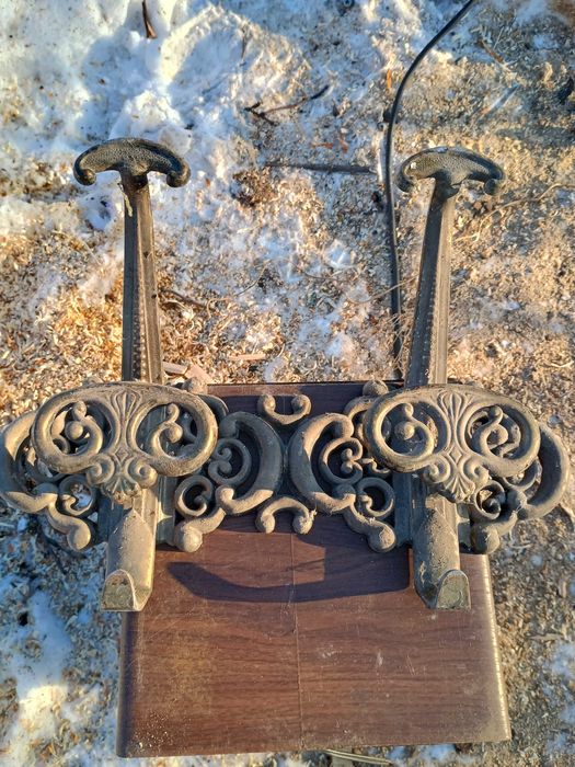 Продам вешалку для одежди