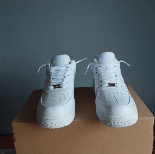 Nike Air Force 1,07 białe