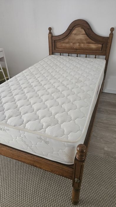 Cama de solteiro com colchão novo