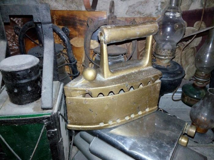 Чугунный утюгУтюг