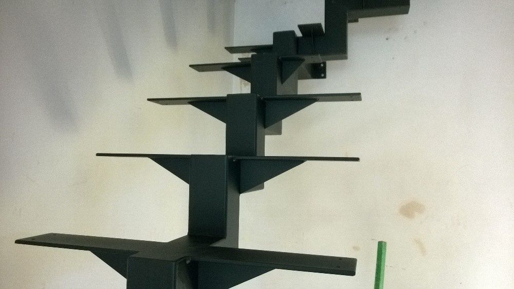 schody, metalowe konstrukcje policzki wangi