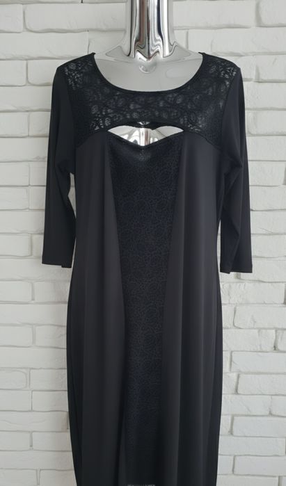 Womanary lejąca sukienka z koronką 44 46