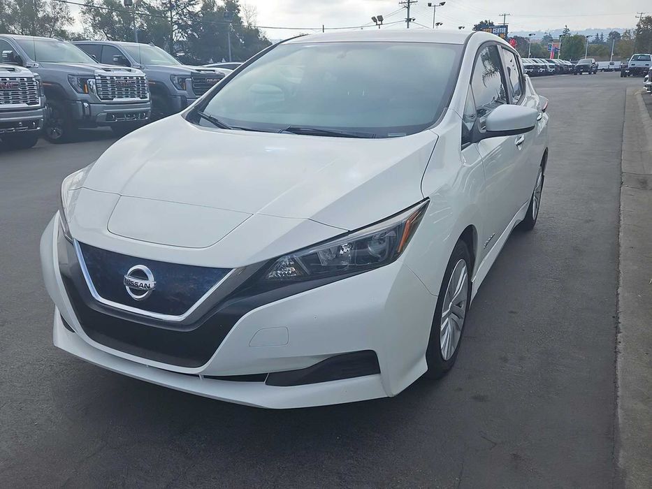 Nissan LEAF SV      2020