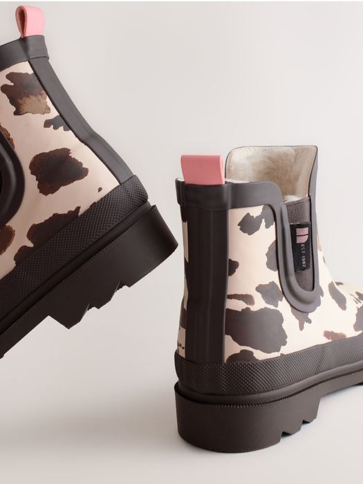 Продам нові чоботи