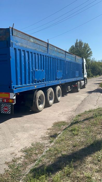 Продам грузовик рено в комплекте с полуприцепом,в отличном состоянии.