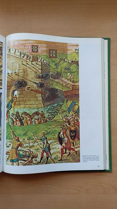 Livro "Os Descobrimentos Portugueses" de Luís de Albuquerque